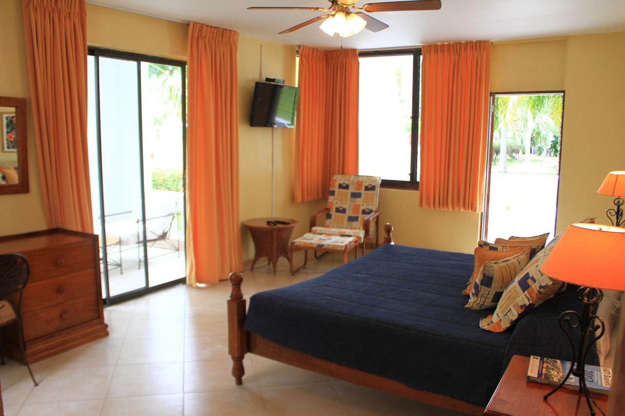 Moulin Sur Mer Beach Resort - All Inclusive Montrouis Exterior foto